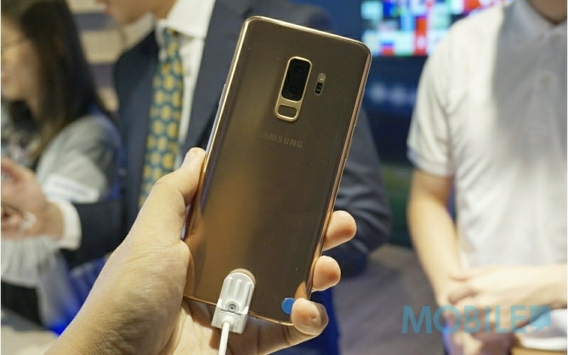 Samsung Galaxy S9+ 推出別注版足球 AR Emoji 及追加全新金色!