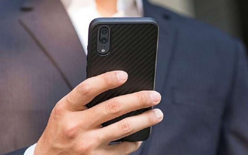 iPhone Xs / Xs Max 碳纖背蓋手機殼發售,Rhino Shield SolidSuit 系列 HK$258