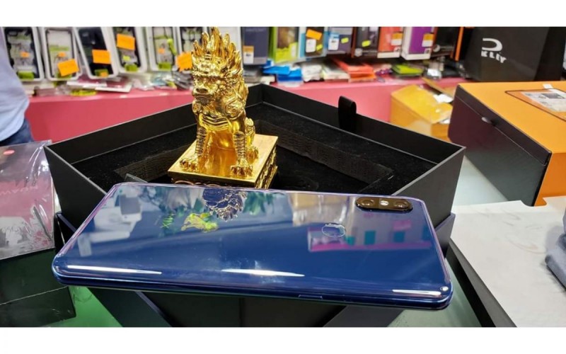 「水貨行情」小米 Mix 3 10GB RAM 故宮版水貨現身香港,首批開價$6,580!