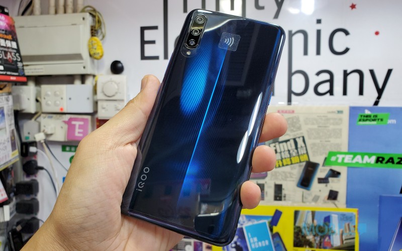「水貨行情」電競旗艦 iQoo 12GB RAM + 256GB ROM 版本開價$5,900!