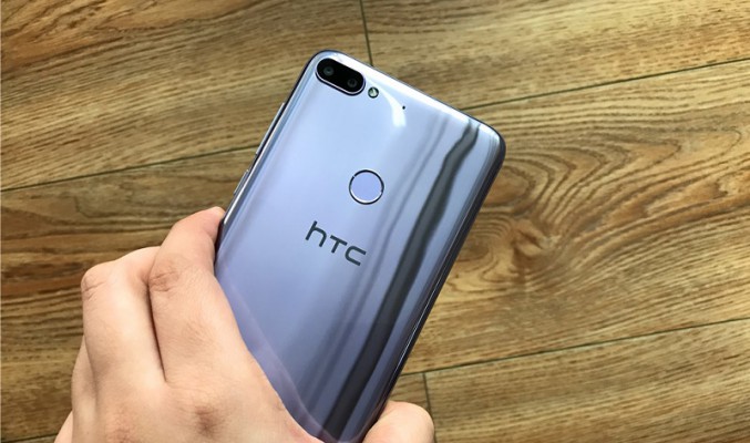 極靚仿鏡面設計，HTC Desire 12+ 開箱!