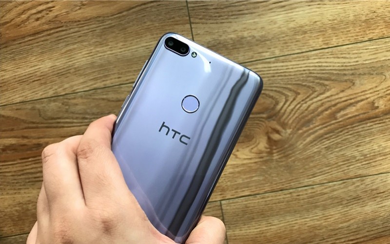 極靚仿鏡面設計，HTC Desire 12+ 開箱!