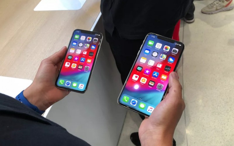 大機細機又有幾大分別？iPhone XS 及 XS Max 外觀全面睇！