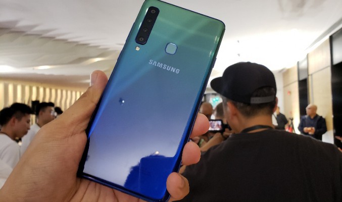 四鏡頭又點玩？Samsung Galaxy A9 吉隆坡現場上手試！