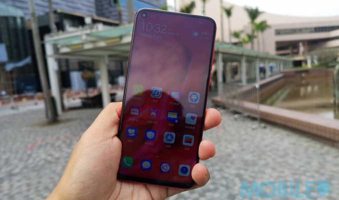 Huawei Nova 4 外觀全面睇: 屏幕開孔有幾特別?