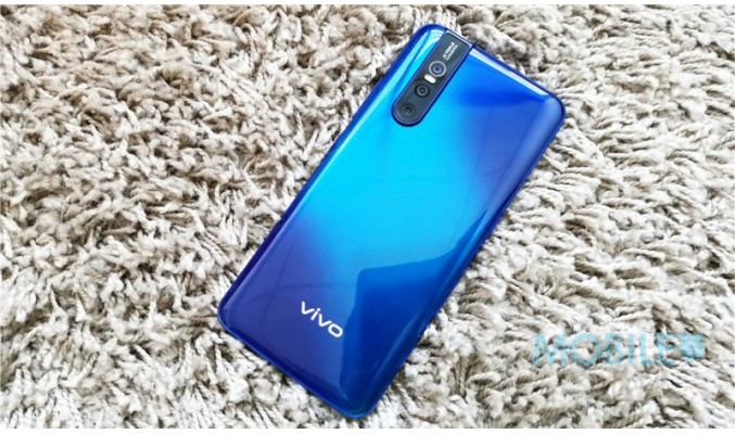 中階手機玩升降自拍鏡頭，vivo V15 Pro 外觀全面睇！