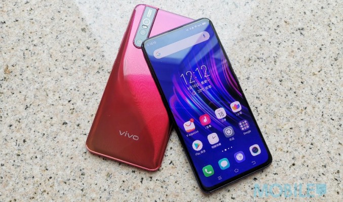 vivo V15 Pro 上手試：中階手機都有得玩升降鏡頭！