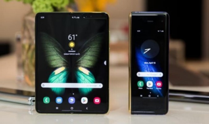 叫價達萬五港元，Samsung 摺疊式屏幕手機 Galaxy Fold 外媒上手！