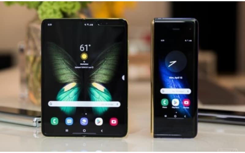 叫價達萬五港元，Samsung 摺疊式屏幕手機 Galaxy Fold 外媒上手！