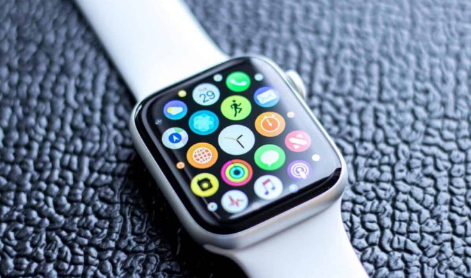 CMHK 清貨大平賣，上代 Apple Watch 4 全線劈價近千元