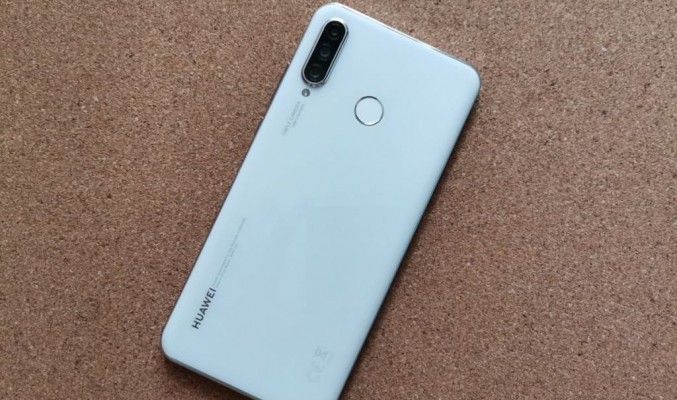 有 Google！HUAWEI 上代中階機 P30 Lite 千中有交易