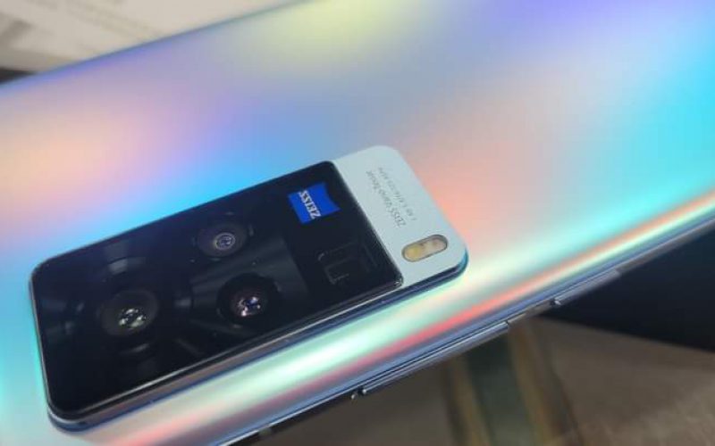 【水貨行情】ZEISS加持，vivo X60 Pro 開價五千頭！