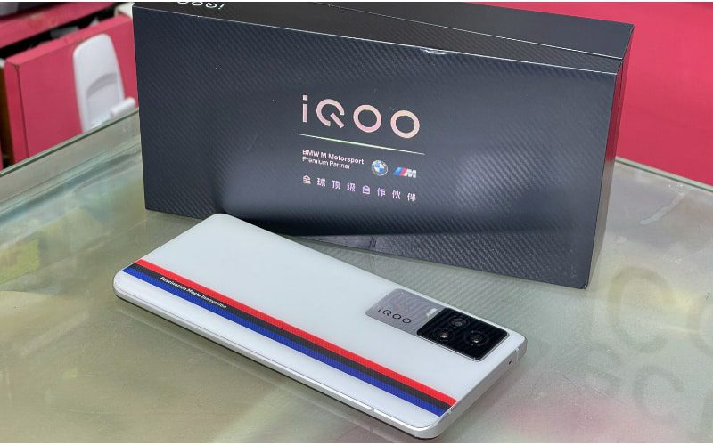 【水貨行情】S888 旗艦 iQoo 7 BMW  M Motorsport 版開價僅為$5,480!