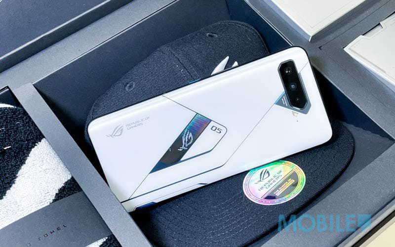 型格幻視螢幕、18GB RAM 極限效能，ROG Phone 5 Ultimate 開箱玩