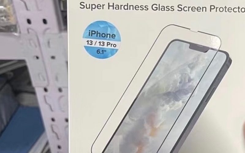 劉海部份變得更細少，iPhone 13屏幕保護貼曝光！