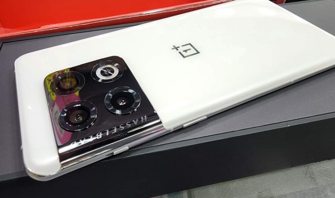 【水貨行情】One Plus 10 Pro extreme white 到港，開售8千有找!