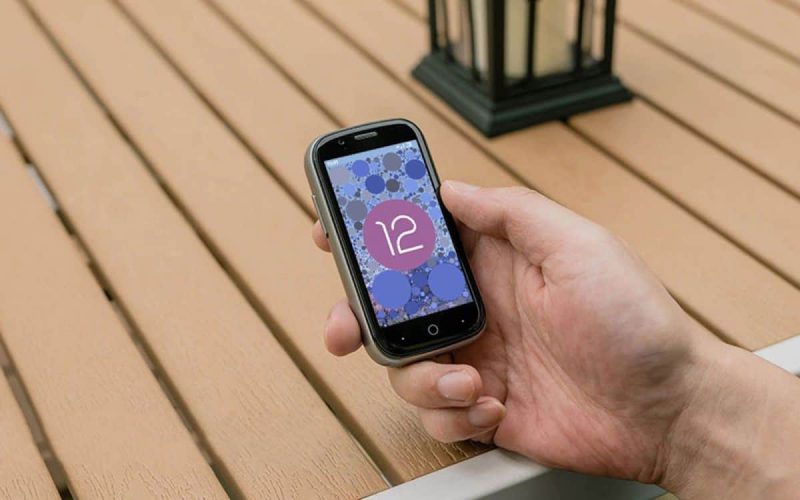 掌心 Size 袖珍 Jelly 2E 手機發佈，有雙 SIM、用 Android 12 賣呢個價