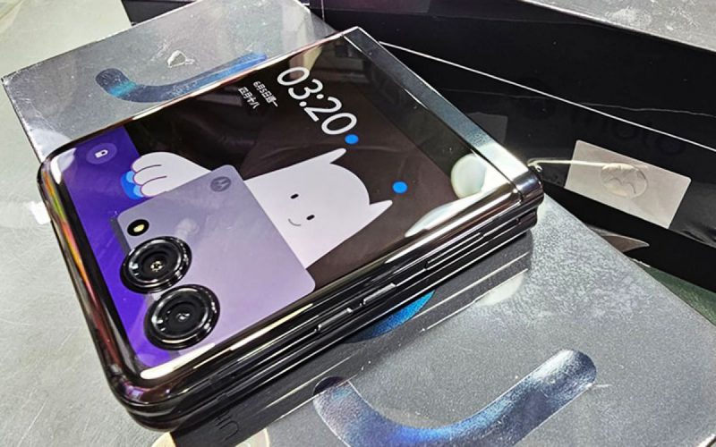 【水貨行情】副屏巨芒 moto razr 40 Ultra 國行有貨！入場價 $7,900 有找