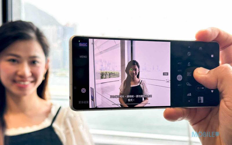 全新Exmor T for mobile 雙倍低噪感光元件、配頂級 ZEISS T* 三鏡！造就 Xperia 1V 最強攝力