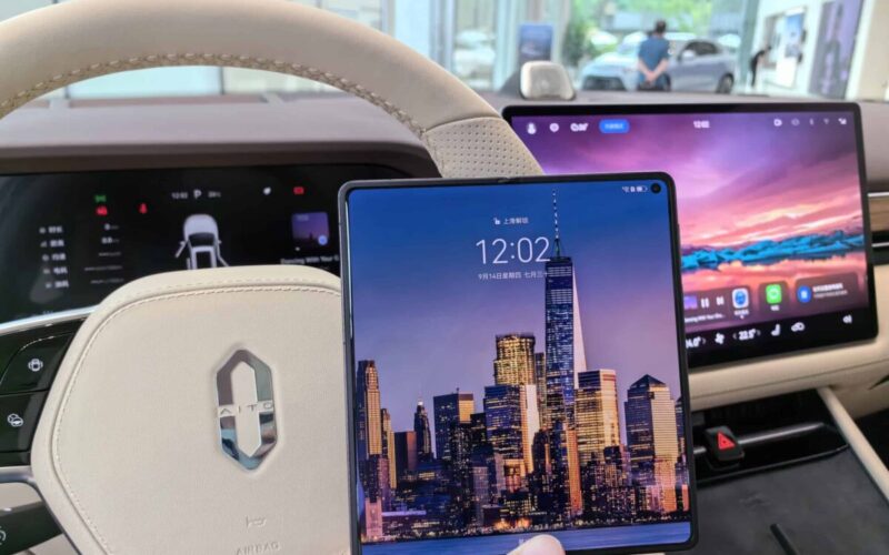 最強摺疊屏手機HUAWEI Mate X6 或於9月發表！