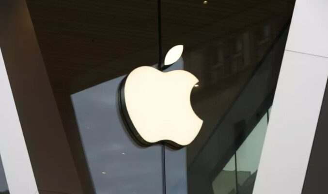 特朗普強硬表態：APPLE、SAMSUNG不在美建廠就加徵25%關稅 !