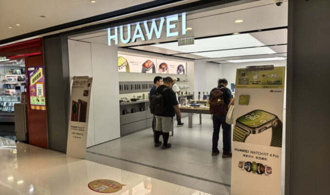 HUAWEI Watch 5及Fit 4系列香港首賣反應熱烈 沙田專門店現人龍 首名買家分享轉投 HUAWEI 原因!