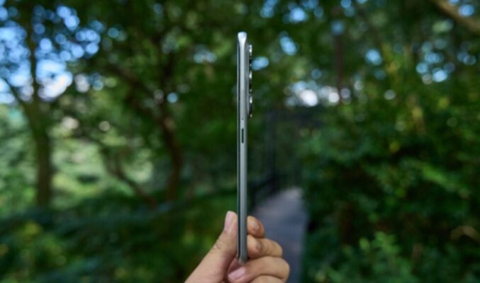 機身僅 5.95mm 厚，全球最薄曲面屏手機誕生！