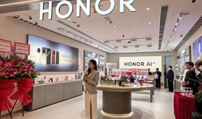 ​屯門 V city 新店開幕！HONOR 手機低至 $999，指定配件 1 折起再抽精美禮品！
