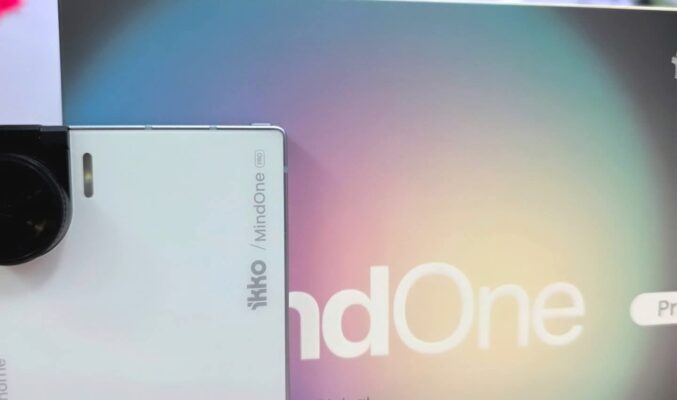 【水貨行情】$3,380 玩轉「卡片」機身：iKKO MindOne 翻轉鏡頭 AI 手機水貨到港!