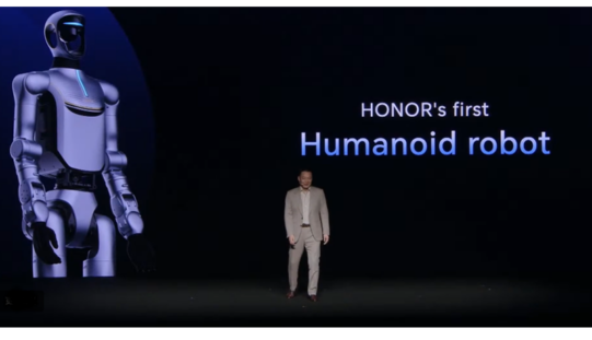 【MWC 2026】 HONOR 首款人型機器人登場！現場表演後空翻、月球步展現驚人平衡力